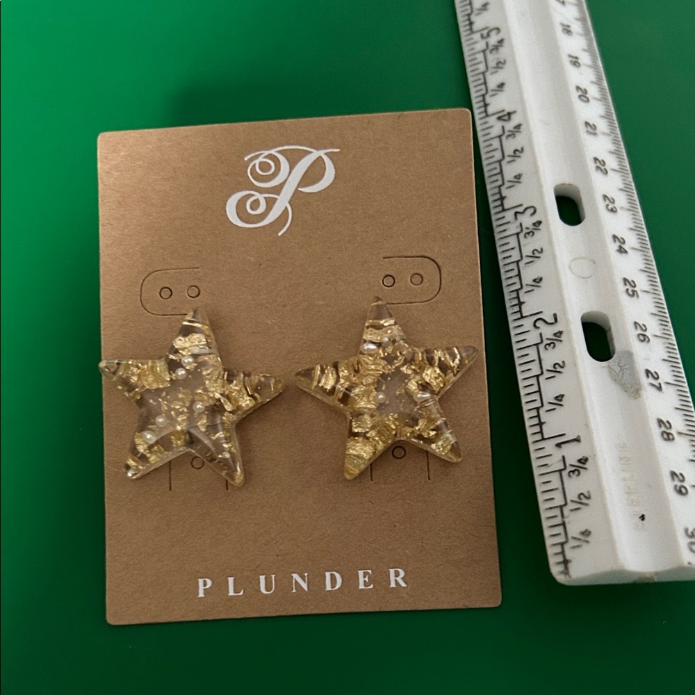 Plunder Gold and Clear star Stud Earrings